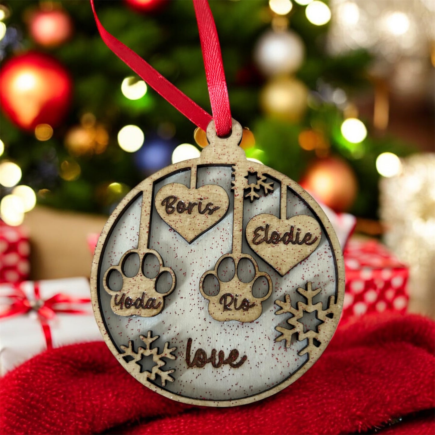 đ
Boule de NoĂ«l en bois personnalisĂ©e â Un souvenir unique pour votre sapin !