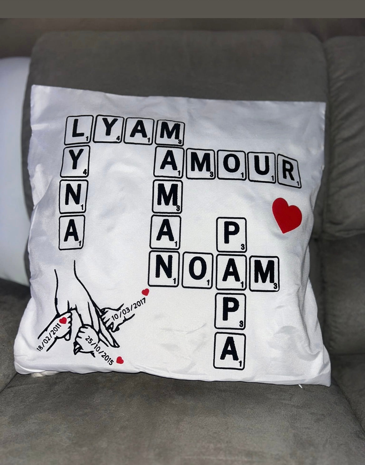 Coussins scrabble personnalisés : l’art de décorer avec émotion