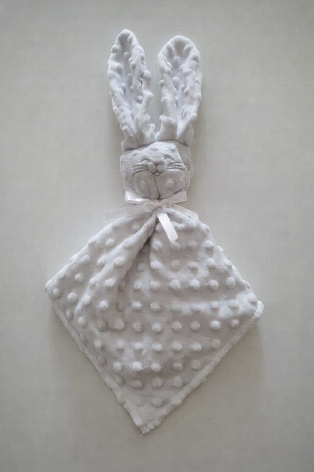Doudou Lapin Personnalisé – Prénom Floqué Ô cadeau unique