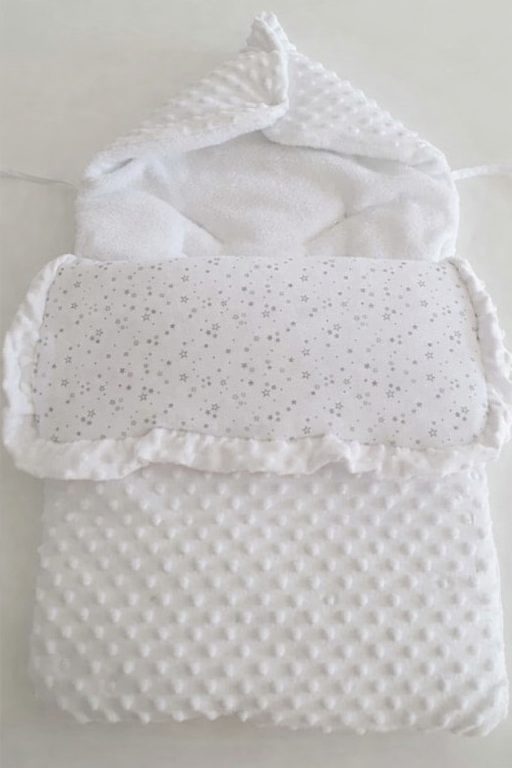 Nid d’Ange / Couverture Enveloppante Personnalisée – Prénom Floqué & Passes Ceinture Ô cadeau unique