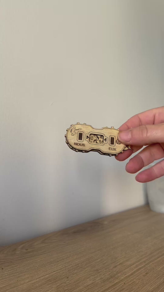 Compteur de points pétanque en bois personnalisé – “Nous / Eux”